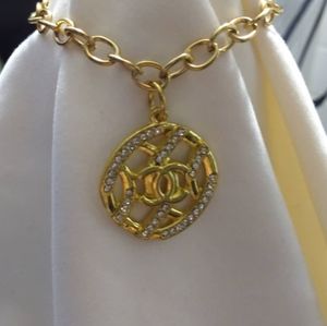 Gold bracelet's